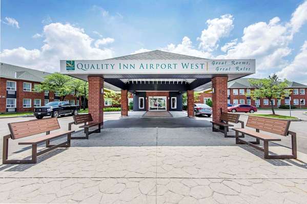 Exterior view - Quality Inn Toronto Airport West Mississauga