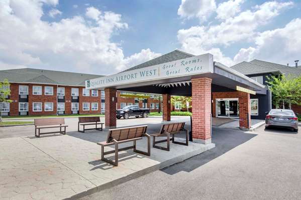 Exterior view - Quality Inn Toronto Airport West Mississauga