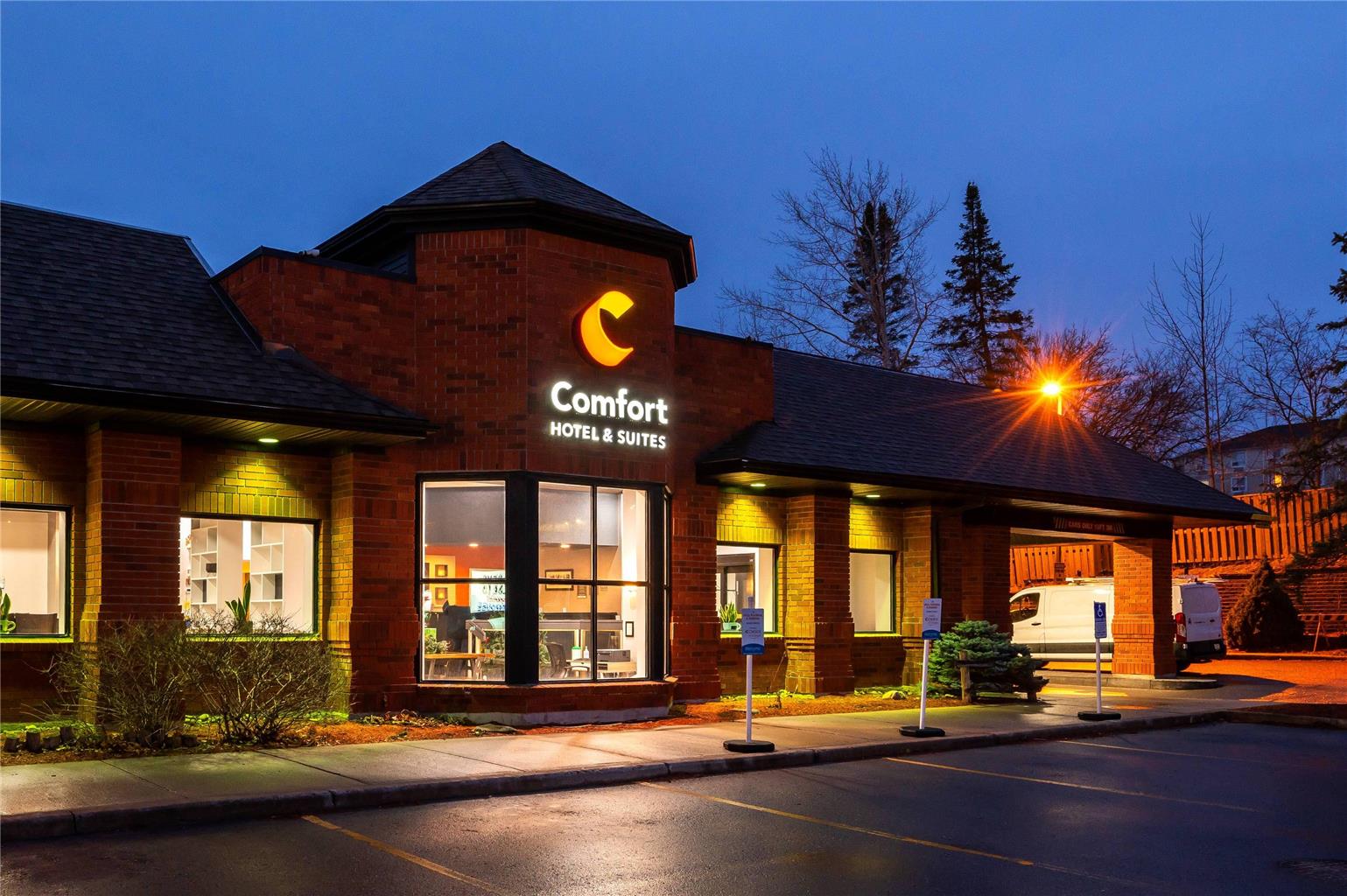 Comfort Hotel & Suites Peterborough
