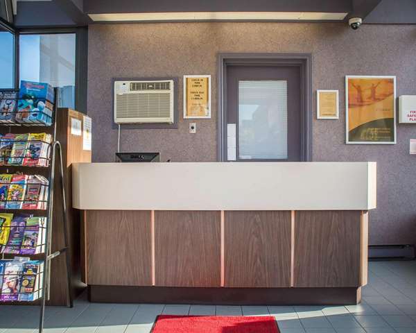  - Econo Lodge by the Falls Niagara Falls