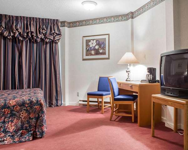  - Econo Lodge by the Falls Niagara Falls