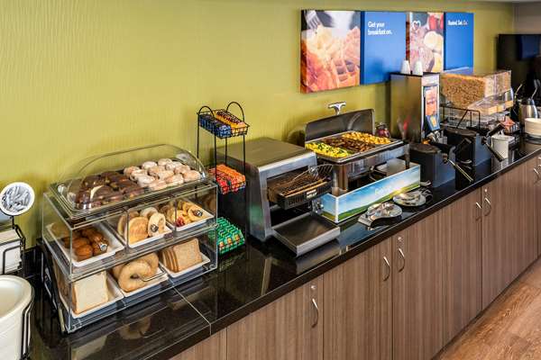 Amenities - Comfort Inn Winnipeg Airport