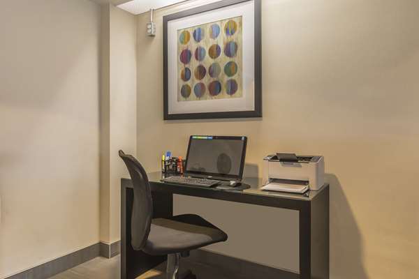 Conference Area - Comfort Inn Belleville