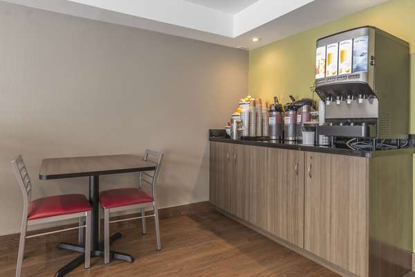 Amenities - Comfort Inn Belleville