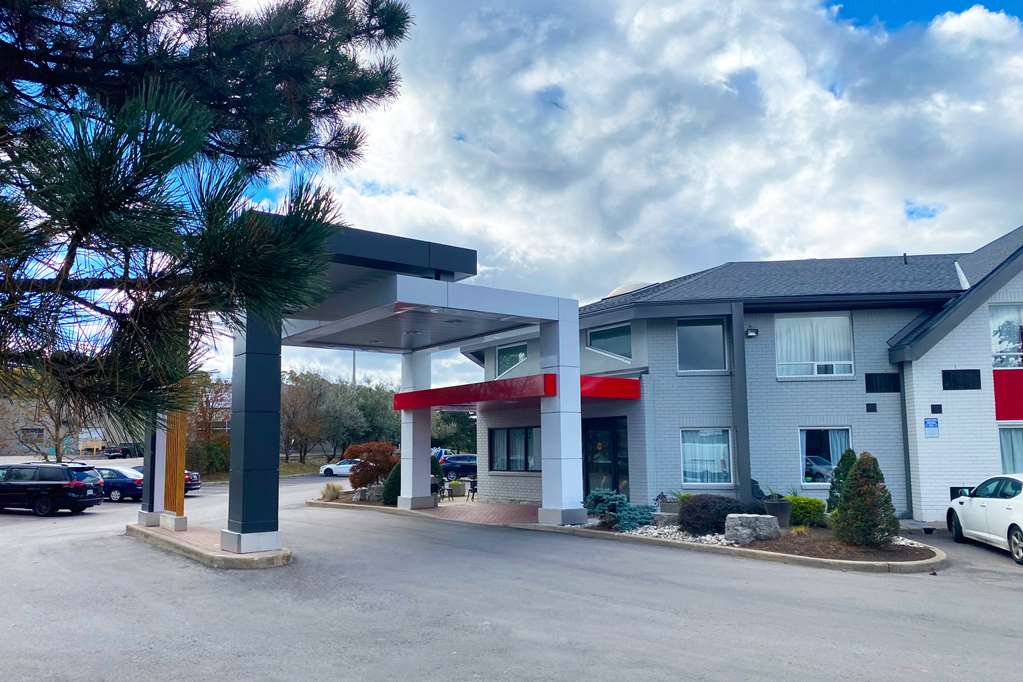 Comfort Inn Cambridge - Highway 401