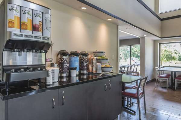 Amenities - Comfort Inn Cobourg