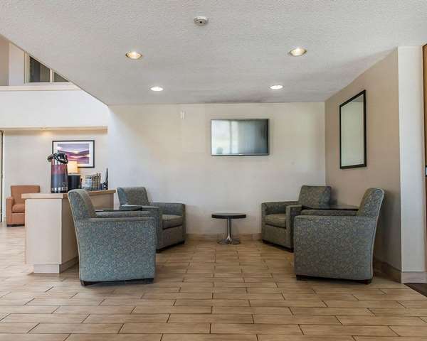  - Comfort Inn Hwy 401 Kingston