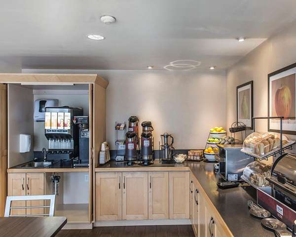 Amenities - Comfort Inn Hwy 401 Kingston