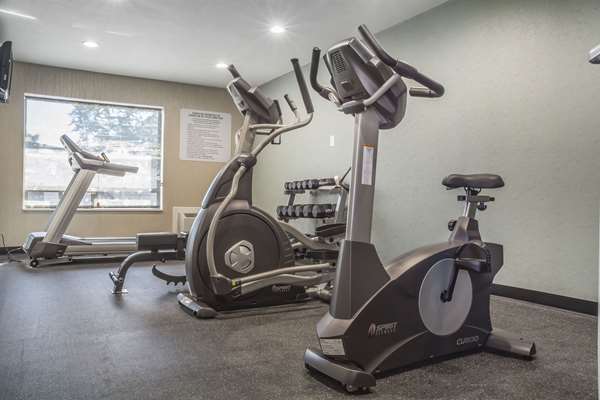 Fitness/ Exercise Room - Quality Inn Leamington