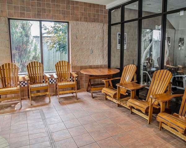 Pool - Comfort Inn Northeast Markham