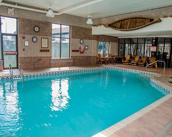 Pool - Comfort Inn Northeast Markham