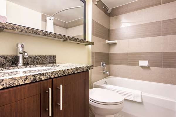  - Comfort Inn Toronto Airport West Mississauga