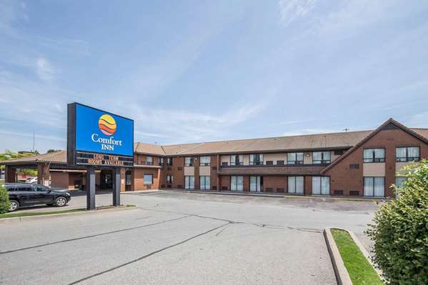 Exterior view - Comfort Inn Pickering
