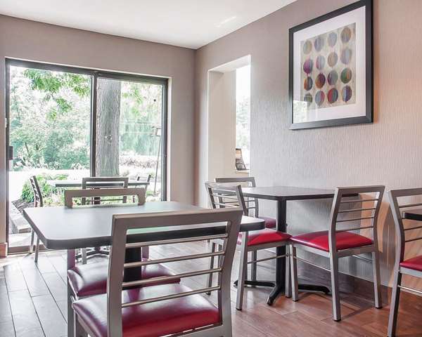 Amenities - Comfort Inn Simcoe