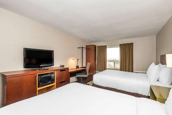  - Comfort Inn Ottawa