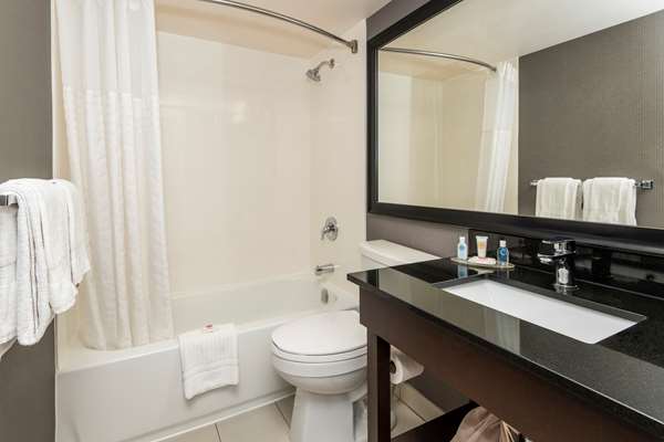  - Comfort Inn Ottawa