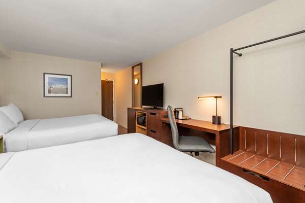  - Comfort Inn Ottawa