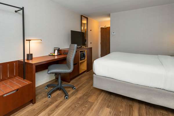  - Comfort Inn Ottawa