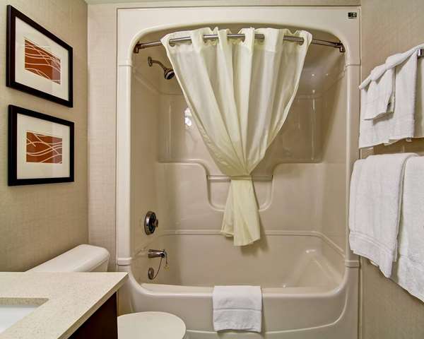  - Comfort Inn St Catharines