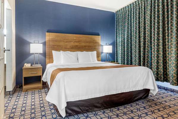 Suite - Quality Suites Whitby