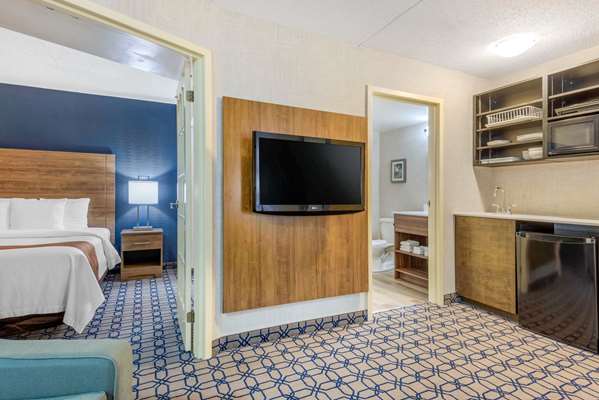 Suite - Quality Suites Whitby