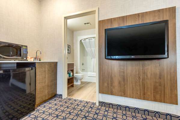 Suite - Quality Suites Whitby