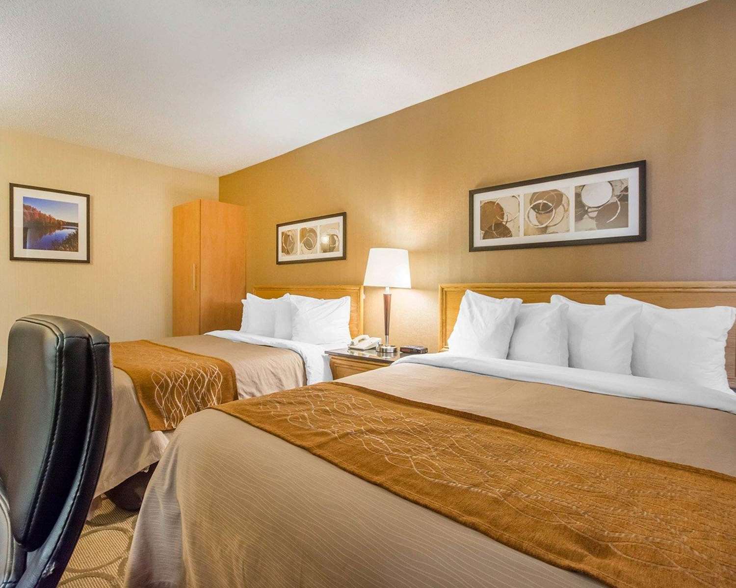 Comfort Inn Baie-Comeau, QC - See Discounts