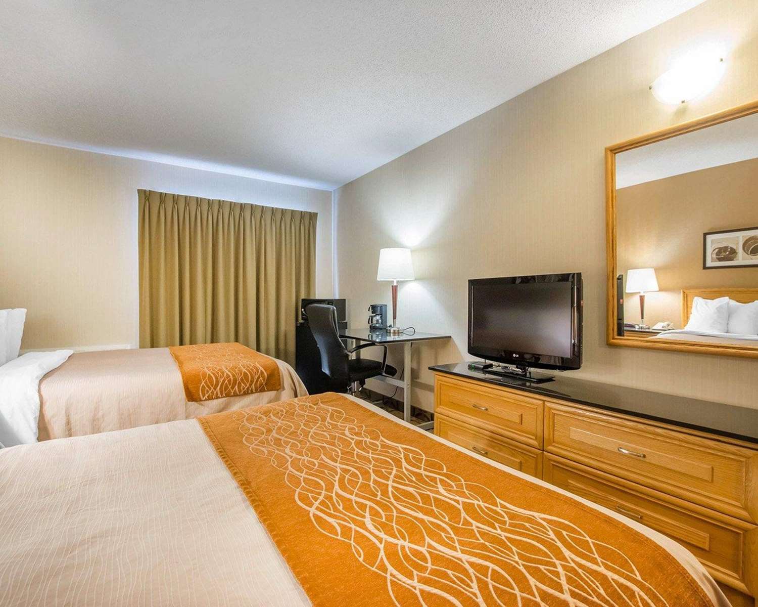 Comfort Inn Baie-Comeau, QC - See Discounts