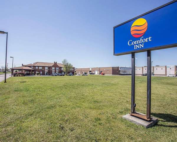 Exterior view - Comfort Inn Gatineau
