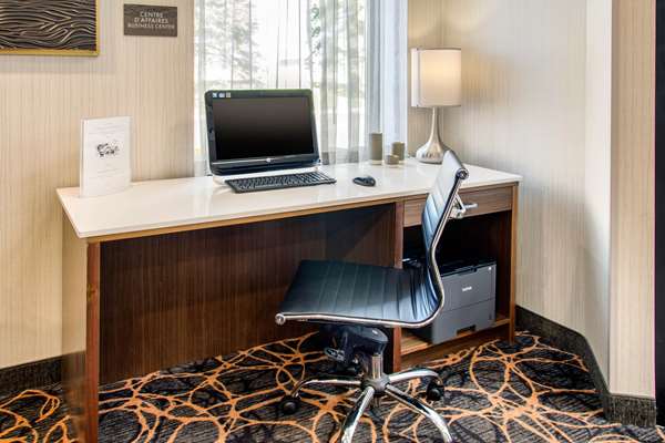 Conference Area - Comfort Inn Montreal Airport Dorval
