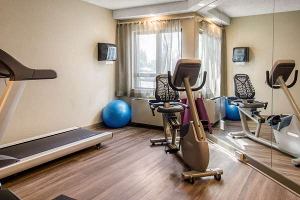 Fitness/ Exercise Room - Comfort Inn Montreal Airport Dorval