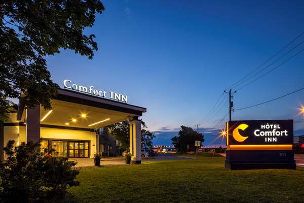 Exterior view - Comfort Inn Montreal Airport Pointe Claire