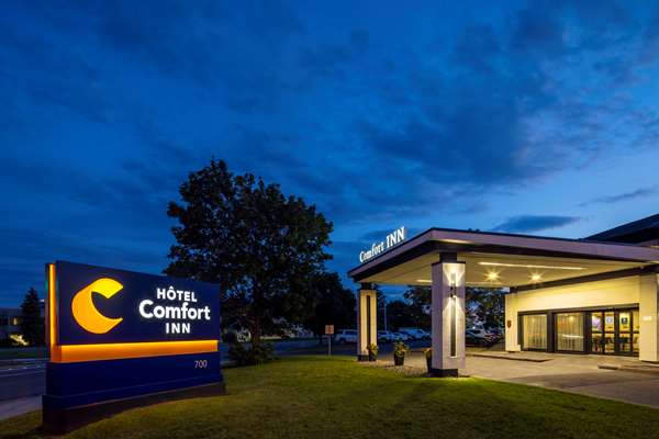 Exterior view - Comfort Inn Montreal Airport Pointe Claire