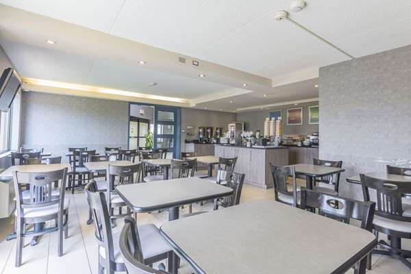 Amenities - Comfort Inn Levis