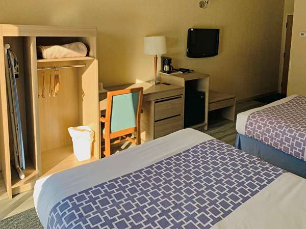  - Econo Lodge Quebec Airport Ste Foy