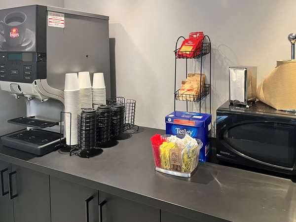 Amenities - Econo Lodge Quebec Airport Ste Foy