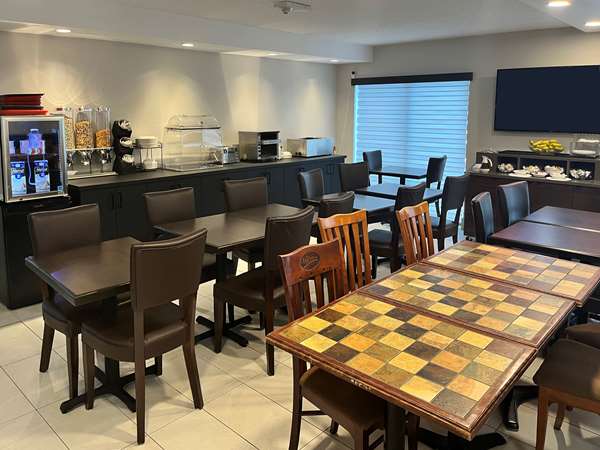 Amenities - Econo Lodge Quebec Airport Ste Foy