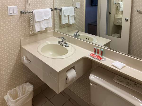  - Econo Lodge Quebec Airport Ste Foy