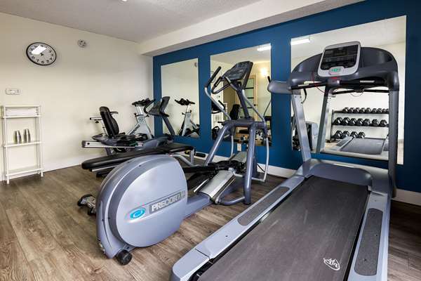 Fitness/ Exercise Room - Comfort Inn Rouyn-Noranda