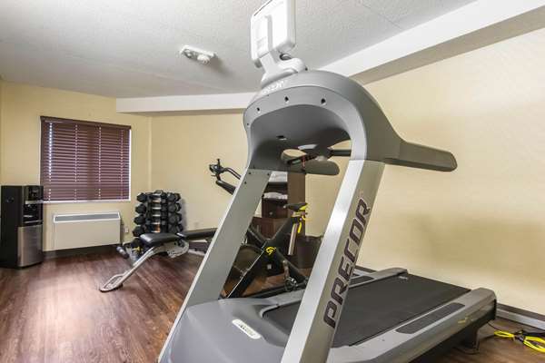 Fitness/ Exercise Room - Comfort Inn Trois-Rivieres