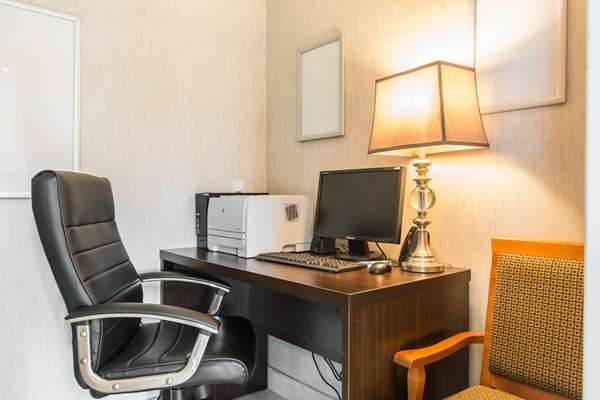 Conference Area - Comfort Inn Trois-Rivieres