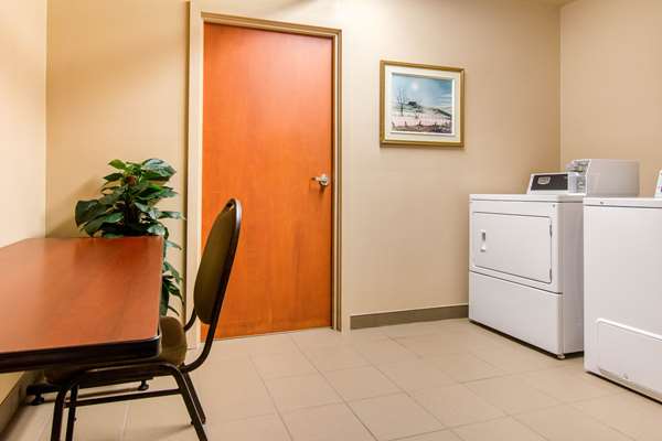 Amenities - Comfort Inn & Suites Shawinigan