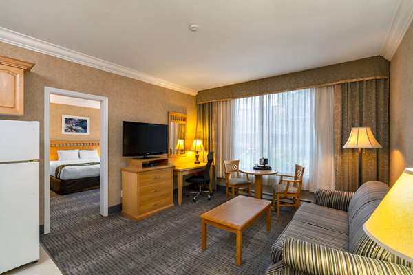 Suite - Quality Inn Downtown Victoria
