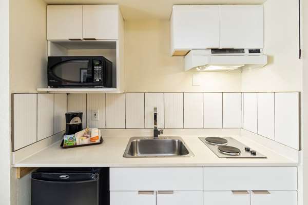  - Quality Inn Downtown Victoria