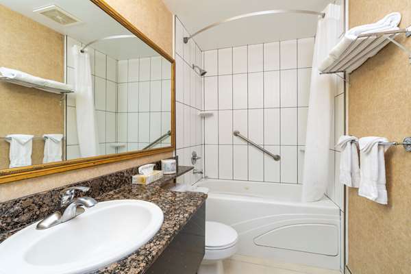 Suite - Quality Inn Downtown Victoria