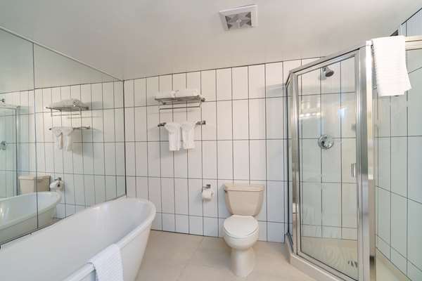  - Quality Inn Downtown Victoria