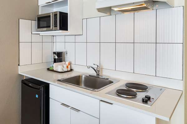  - Quality Inn Downtown Victoria