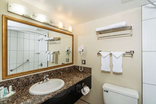  - Quality Inn Downtown Victoria