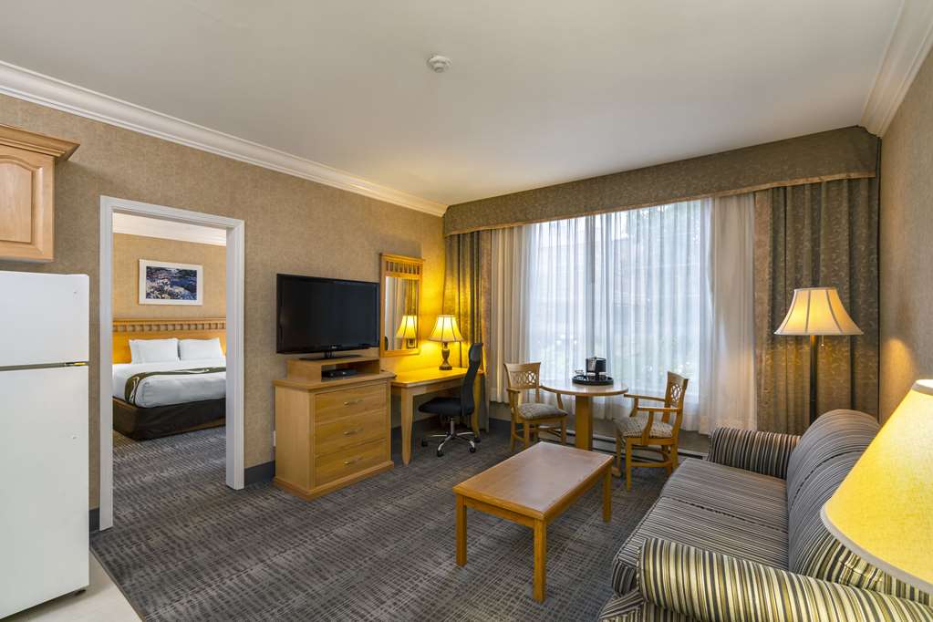 QUALITY INN DOWNTOWN INNER HARBOUR-guestroom-Guest Room,Suite,On-Site.jpg