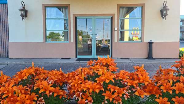 Exterior view - Quality Inn & Suites 1000 Islands Gananoque